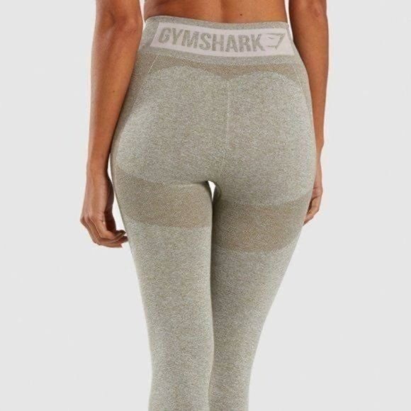 Rare Gymshark Set Flex Leggings & Sports Bra in washed khaki Marl and blush nude - Picture 2 of 4